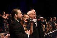 Z vánočního koncertu Kolínského Big Bandu s Felixem Slováčkem v Městském divadle v Kolíně.