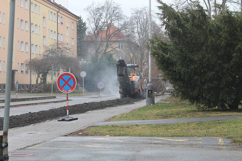 Z rekonstrukce ulice Na Magistrále v Kolíně.