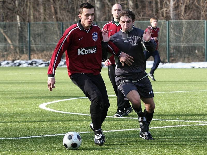 Z utkání kolínského zimního fotbalového turnaje Kutná Hora - Polepy (2:0).