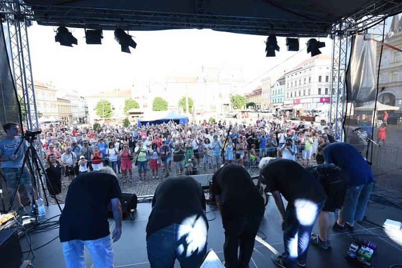 Kolínské kulturní léto v tropickém horku odstartoval Michal Prokop.