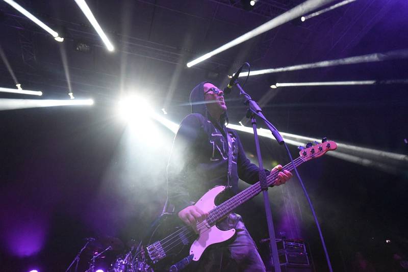 Na slavná léta festivalu Rock for People zavzpomínali v sobotu v areálu českobrodského stadionu Na Kutilce, kam se alespoň na jeden den opět vrátilo festivalové dění.