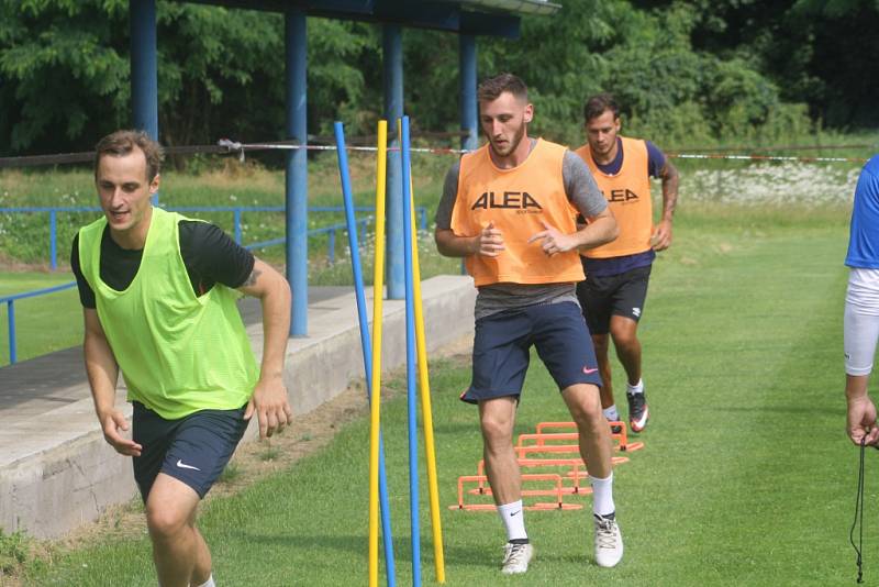 Fotbalisté Kolína zahájili v neděli 9. července přípravu na novou sezonu.