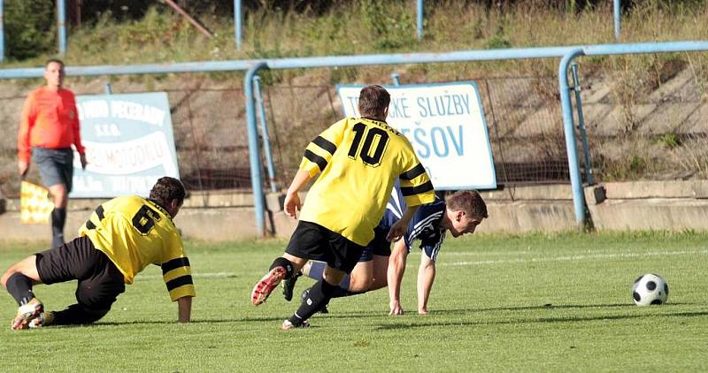 Z utkání Týnec n. S. - Kouřim (3:2)