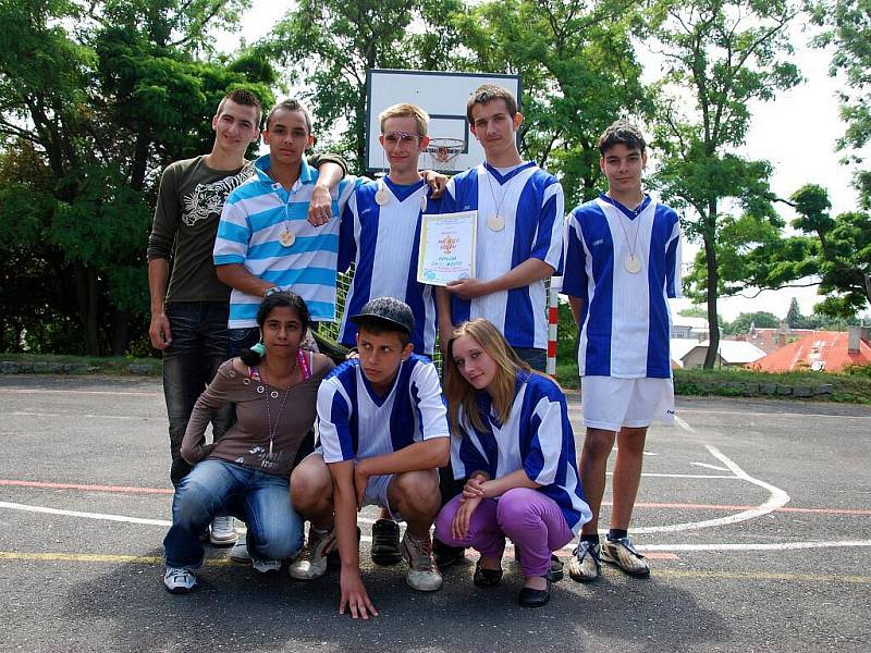 Žákovský turnaj smíšených družstev ve vybíjené