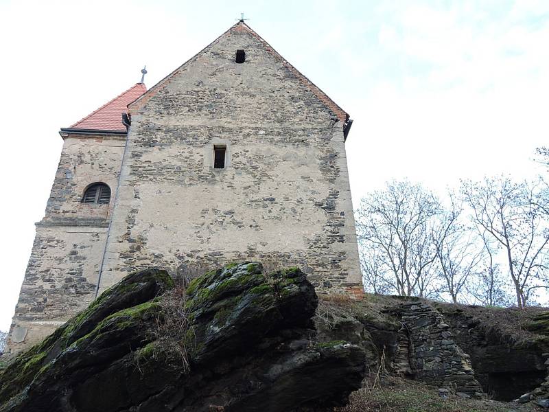 Nainstalovali panel o historii kostele sv. Bonifáce.