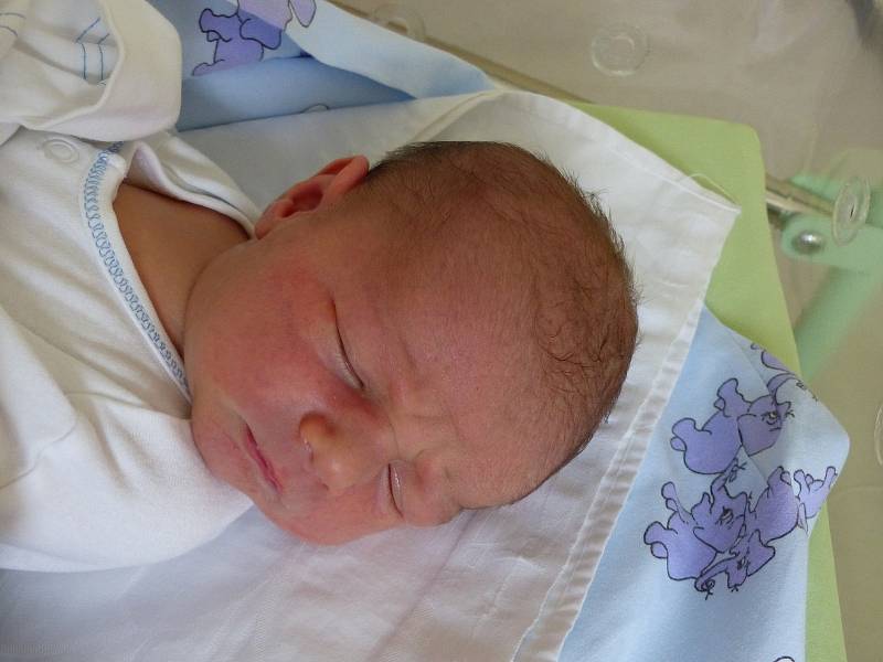 Pavel Kulhánek se narodil 17. října 2021 v kolínské porodnici, vážil 3445 g a měřil 50 cm. V Kolíně ho přivítal bráška Kubíček (1.5) a rodiče Michaela a Petr.
