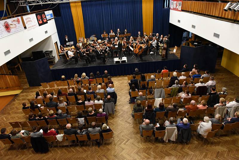 Kolínský filharmonie zahrála v Městském společenském domě.