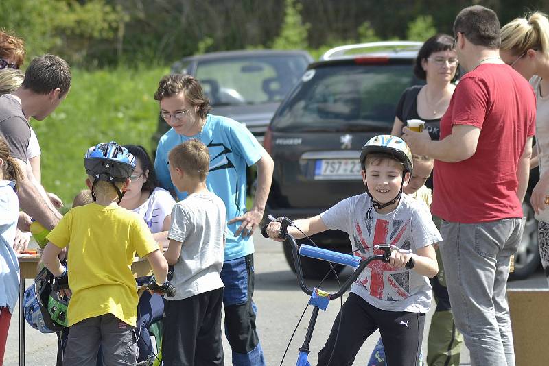 V Kouřimi závodili na koloběžkách.