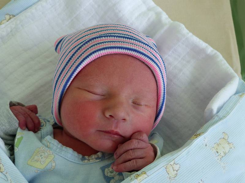 Oliver Franc se narodil 29. září 2019 v kolínské porodnici, vážil 2650 g a měřil 49 cm. Do Kostelce nad Černými Lesy odjel s maminkou Anetou a tatínkem Martinem.
