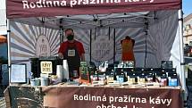 Farmářský trh na náměstí Arnošta z Pardubic v Českém Brodě.
