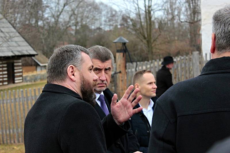 Vládní delegace se rozjela Středočeským krajem.