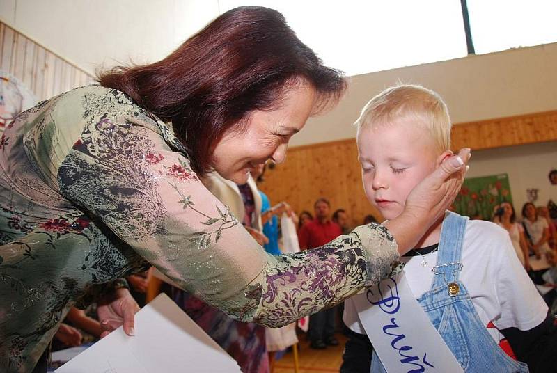 V Českém Brodě na 1. ZŠ přivítali přes 60 prvňáčků