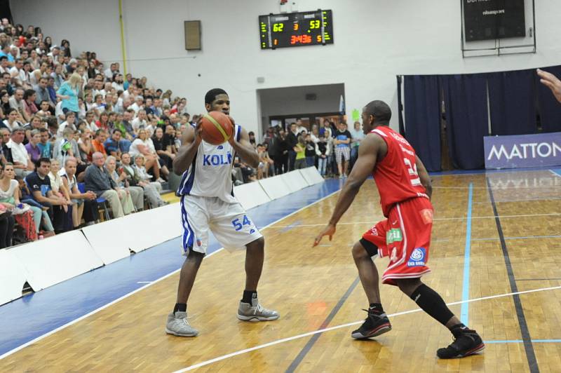 Semifinále Mattoni NBL (2.zápas): Kolín - Nymburk 90:88 pp