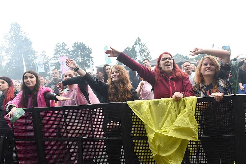 Z 26. ročníku hudebního festivalu Rock for People v areálu bývalého vojenského letiště v Hradci Králové.