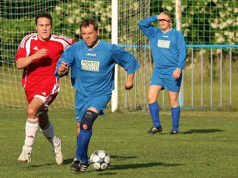 Z utkání Velký Osek - Bečváry (1:6).