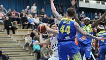 Z utkání nadstavby BC Kolín - Ústí nad Labem (78:81).