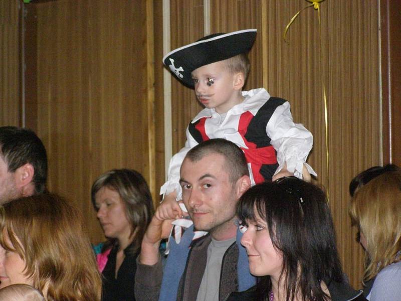 Černokostelečtí hasiči uspořádali karneval