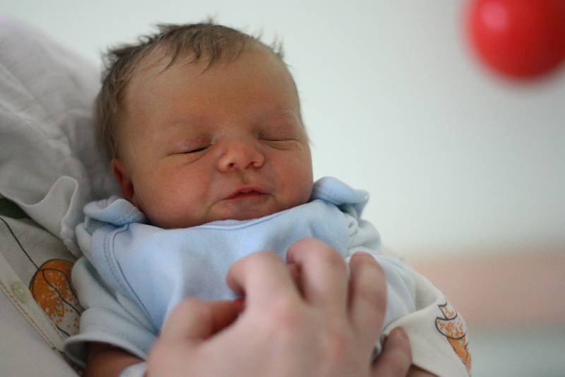 Filip Šmajda se narodil 2. dubna 2012. Po porodu měřil 52 centimetry a vážil 3640 gramů. Svého prvorozeného potomka si maminka Kateřina a tatínek Ladislav odvezli do Starého Kolína.