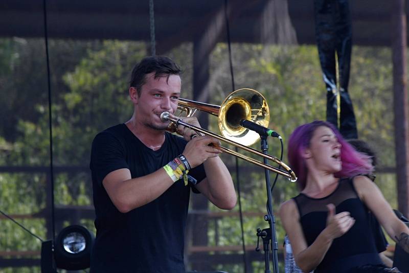 Festival Brod 1995 byl připomínkou začátků dnes již slavného Rock for People, který před lety v Českém Brodě začínal. Vystoupila na něm řada tuzemských hvězd.