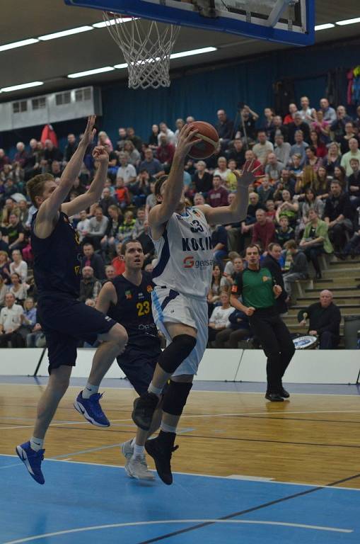 Z utkání BC Geosan Kolín - Opava (85:96).