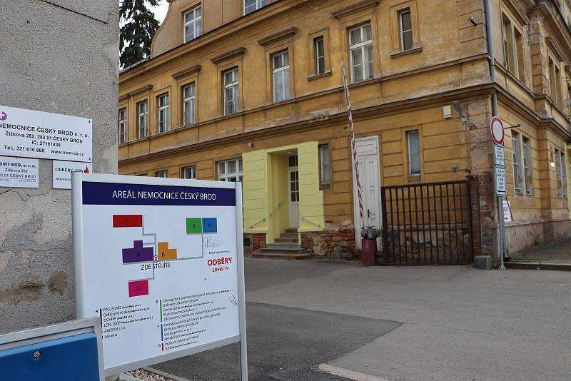 V areálu Nemocnice v Českém Brodě.