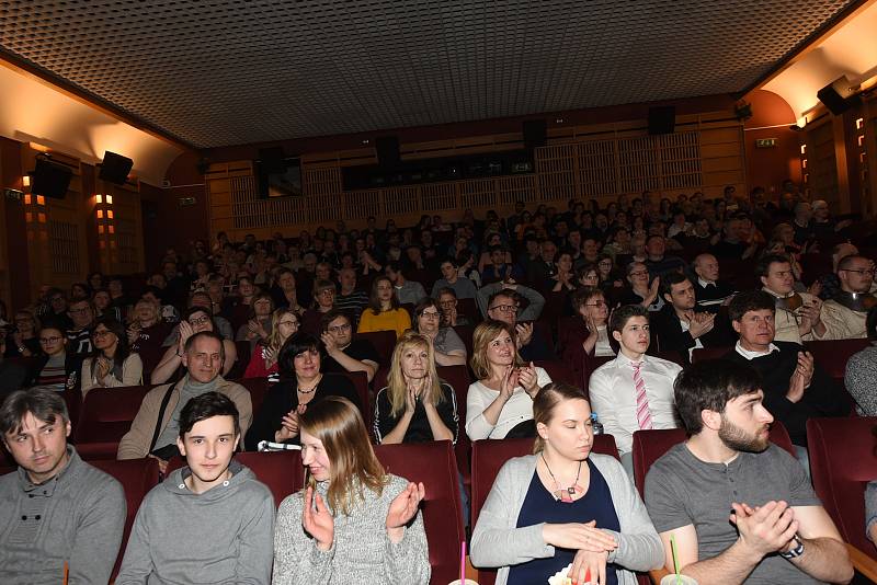 Film Poslední útěk v kolínské světové premiéře uvedli jeho tvůrci