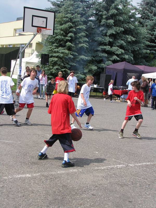 Streetball cup a dětský den v areálu Vodního světa Kolín