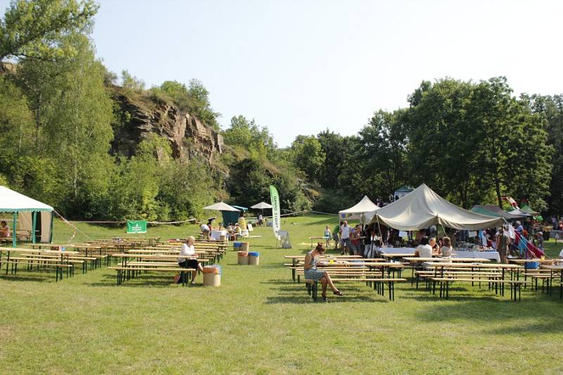 Souběžně s letním rodinným festivalem Kouřimská skála se v Kouřimi v sobotu odpoledne uskutečnil 18. ročník Putování s pohádkou. 