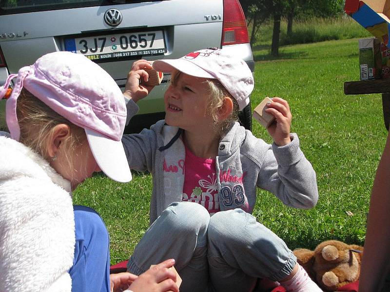 Trh chráněných dílen v kouřimském skanzenu