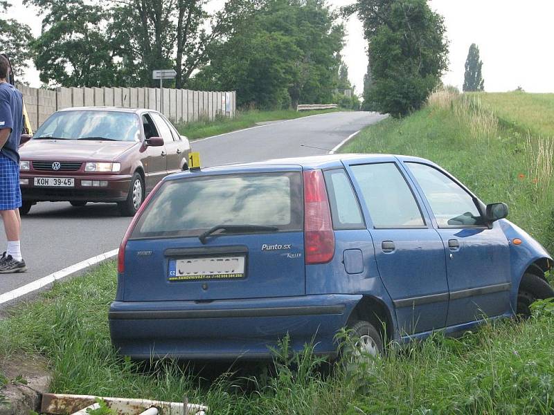 Autonehoda na výjezdu z Kolína na Polepy, 30.6.2009