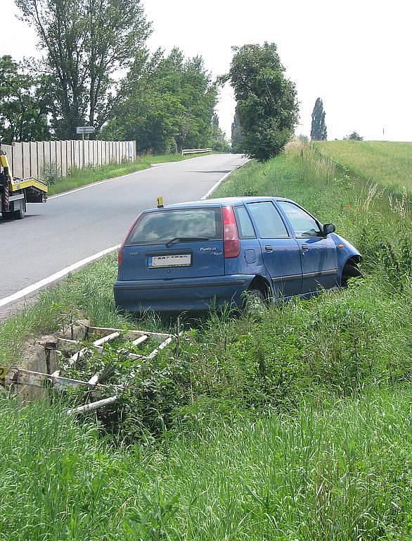 Autonehoda na výjezdu z Kolína na Polepy, 30.6.2009