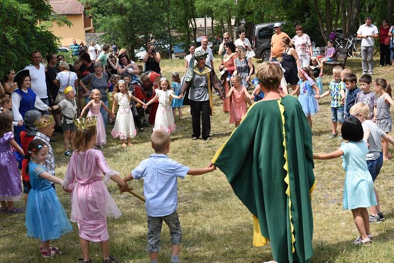 Kmochův Kolín začal tradičním pasováním předškoláků.