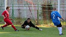 Z utkání Bečváry - Krakovany (2:1). Domácí slaví postup do I. B třídy.