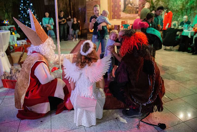 Z Mikulášské party v hotelu Theresia v Kolíně.