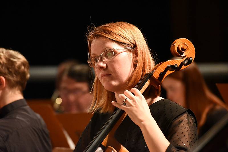 Podzimní koncert Kolínské filharmonie ve velkém sále Městského společenského domu v Kolíně.