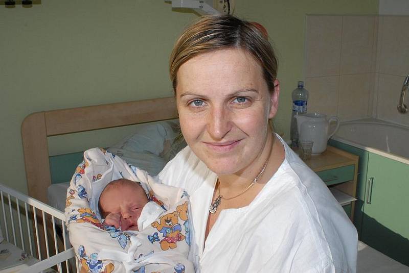 Prvorozený Matyáš Brant se narodil 18. září s váhou 3 040 gramů a výškou 50 centimetrů. Domů do Kolína si jej odvezli rodiče Marcela a Tomáš.