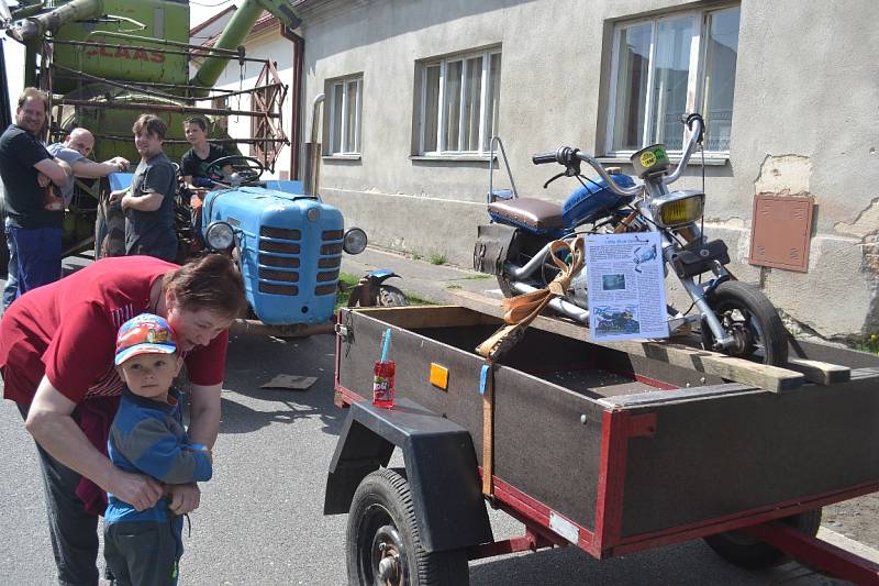 Ve Velkém Oseku se uskutečnil Den s historickou technikou