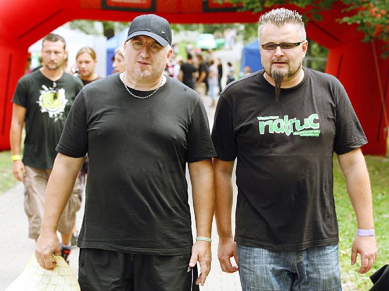 ORGANIZÁTOŘI festivalu Natruc Aleš Bureš a Martin Řehoř (zleva) zavzpomínali na začátky. 
