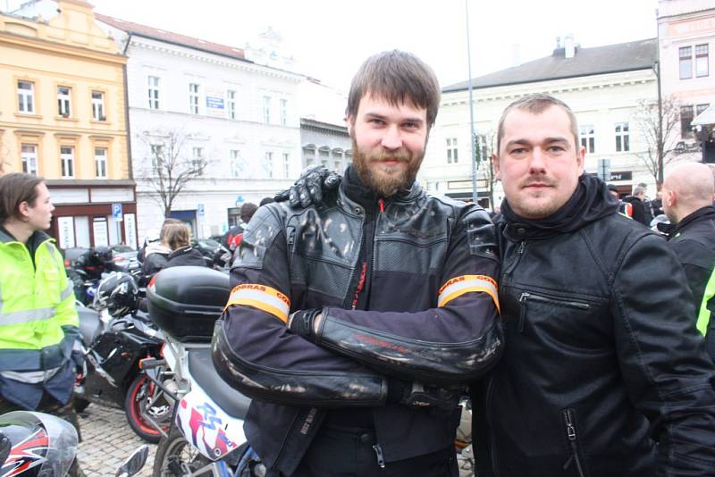 Vánoční vyjížďka kolínských motorkářů, kterou organizuje Kolínská verbež.