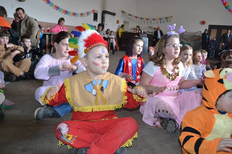 Svojšické děti si užily Maškarádu s novým kamarádem