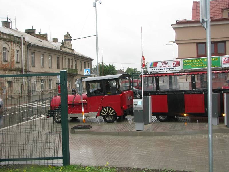 Slavnostní otevírání přednádraží v Českém Brodě