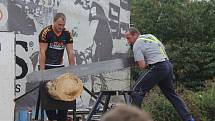 Nedělní odpoledne ve Viticích zpestřil Timbersports.