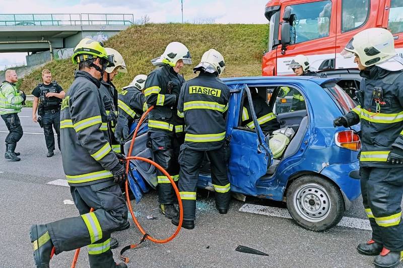 Dopravní nehoda na obchvatu Kolína ve středu 2. září 2020.