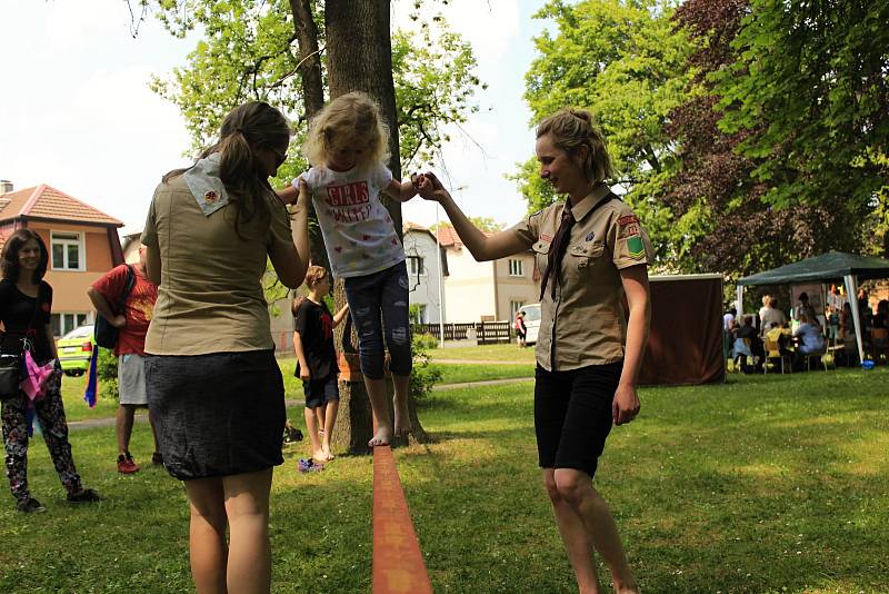 V sobotu se u pivovarského rybníka v Českém Brodě konal festival neziskových organizací.