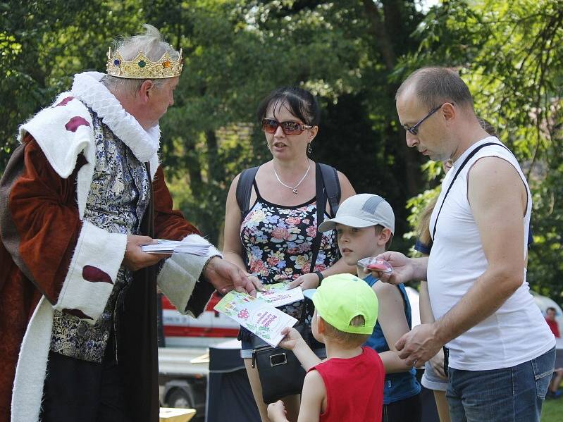 Souběžně s letním rodinným festivalem Kouřimská skála se v Kouřimi v sobotu odpoledne uskutečnil 18. ročník Putování s pohádkou. 