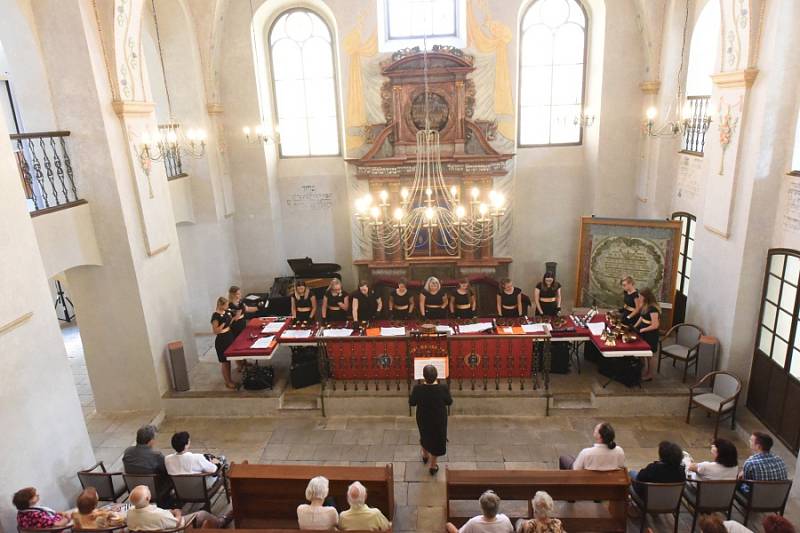 Originální hudební zážitek se naskytl v sobotu po poledni návštěvníkům kolínské synagogy.