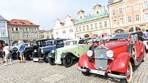 Kolínské centrum zdobily historické automobily a motocykly.