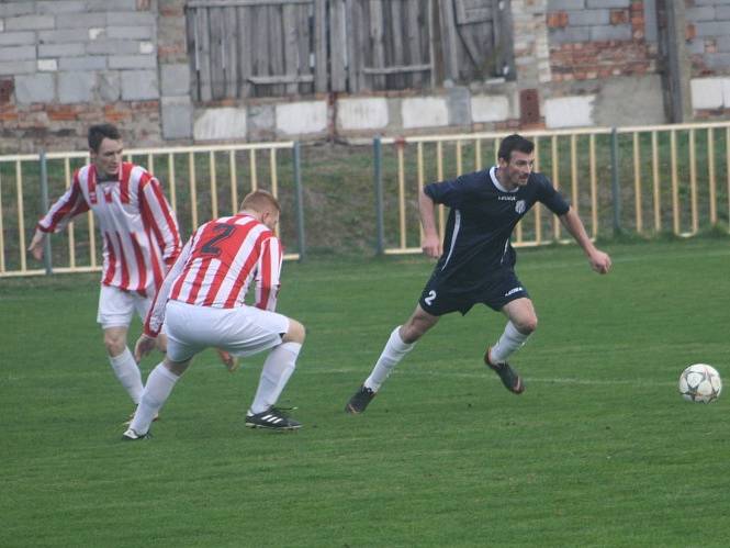 Z utkání Býchory - Dobré Pole (1:0).