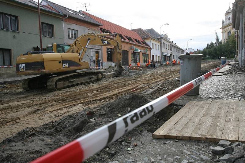 Rekonstrukce průtahu v Zásmukách - 2. část.