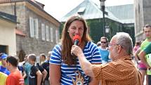 Děti s rodiči bavil Jaroslav Uhlíř, běžci startovali od Bartoloměje.